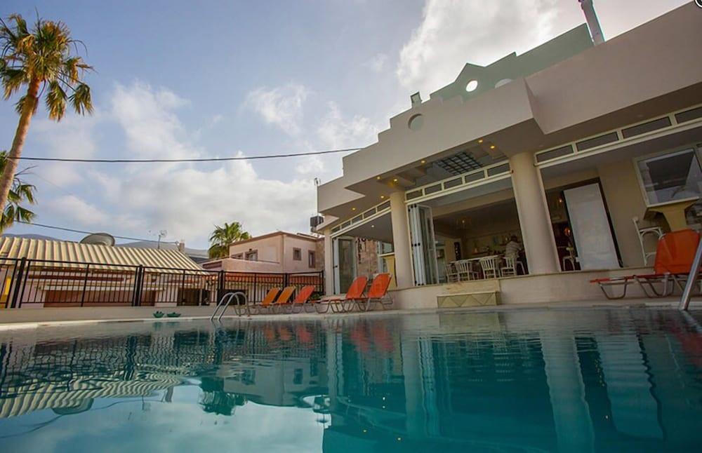 Malia Central Apartments Bagian luar foto